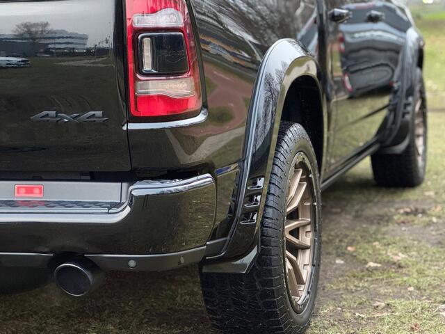 Dodge RAM PICKUP 5.7 V8 HEMI 4x4 Limited Night WB Demo