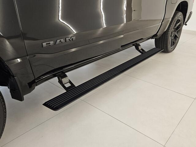 Dodge RAM PICKUP 5.7 V8 Hemi 4x4 Crew Cab Sport