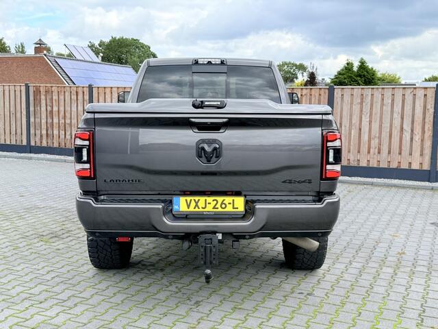 Dodge RAM PICKUP LARAMIE 6.4HEMI V8 LPG LUCHTVERING NIGHT