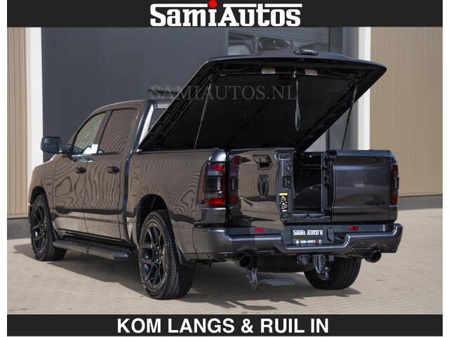 Dodge RAM PICKUP SPORT | MEEST VOLLE RAM | 5.7 V8 HEMI | LUCHTVERING | HUD | MWK | PANO | VOL DIGI SCHERMEN | NIGHT EDITION | DUBBELE CABINE | 5 PERSOONS | DC | CREW CAB | TOP STAAT | KLEUR: GRANITE NIGHT EDITION GEWELDIGE KLEUR |