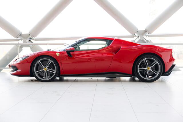 Ferrari 296 GTB 3.0 V6| Rosso Corsa | Lift | Apple Carplay