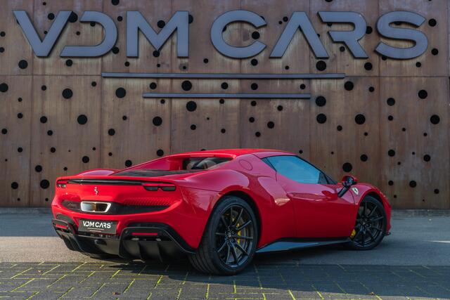 Ferrari 296 GTB 3.0 V6 | 1e Eigenaar | Carbon | Carbon Velgen | Lift |