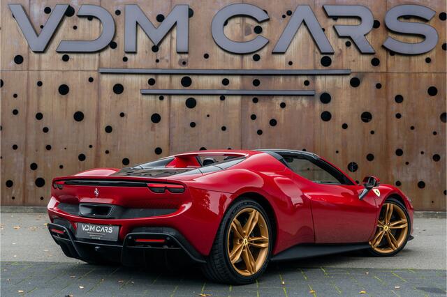 Ferrari 296 GTS 3.0 V6 | 1e Eigenaar | ACC | CarPlay | AFS | MyFerrari Connect | Daytona |