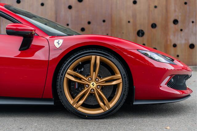 Ferrari 296 GTS 3.0 V6 | 1e Eigenaar | ACC | CarPlay | AFS | MyFerrari Connect | Daytona |