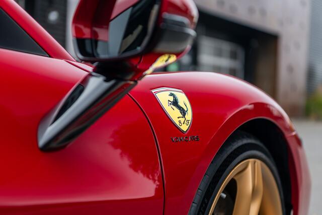 Ferrari 296 GTS 3.0 V6 | 1e Eigenaar | ACC | CarPlay | AFS | MyFerrari Connect | Daytona |