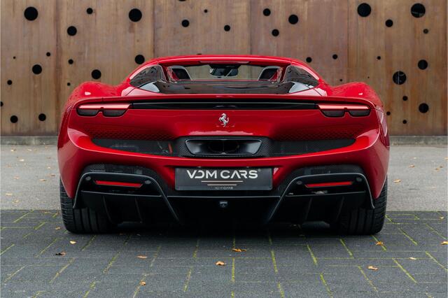 Ferrari 296 GTS 3.0 V6 | 1e Eigenaar | ACC | CarPlay | AFS | MyFerrari Connect | Daytona |