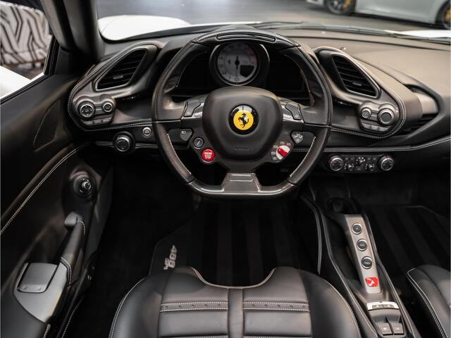 Ferrari 488 Spider HELE Carbon Sport Stoelen 3.9 V8 488 Spider JBL Passenger Display