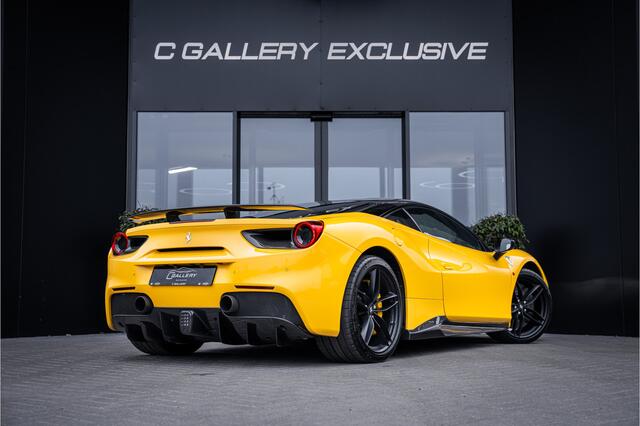 Ferrari 488 3.9 GTB HELE - Lift | Racing Seats | Kermamisch | Carbon | Camera | JBL