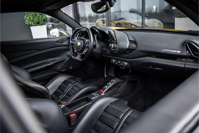 Ferrari 488 3.9 GTB HELE - Lift | Racing Seats | Kermamisch | Carbon | Camera | JBL