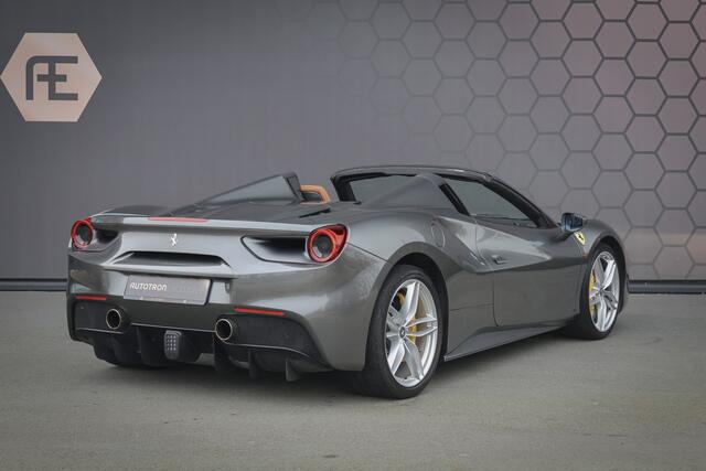 Ferrari 488 3.9 Spider HELE | LIFTING | GOLDRAKE RACING SEATS L | FULL PPF | CARBON LED STUUR | CAMERA | ADAPTIVE FRONT LIGHTING | GIALLO DETAILS | CARBON CENTRE CAPS | ETC.