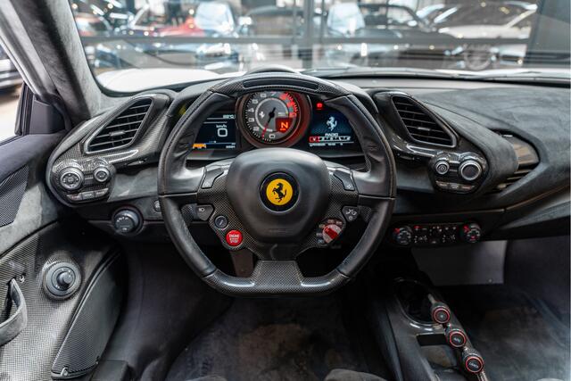 Ferrari 488 Pista HELE Lift Carbon Painted Stripes 3.9 Pista HELE