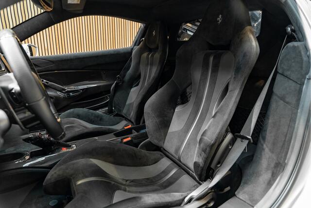 Ferrari 488 Pista HELE Lift Carbon Painted Stripes 3.9 Pista HELE