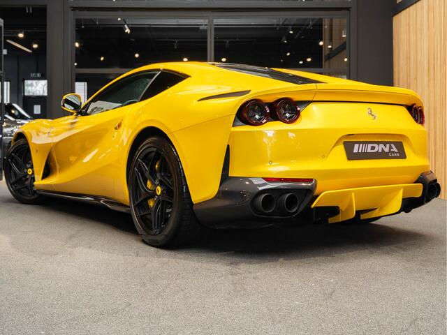 Ferrari 812 V12 Superfast HELE Atelier Full Carbon 6.5 V12 Superfast Giallo Triplo Painted Stripe