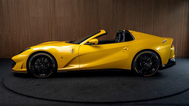 Ferrari 812 GTS 6.5 V12 HELE Full-carbon Lift 360° Full-PPF JBL Passenger display Painted Ferrari Shields Daytona Racing seats