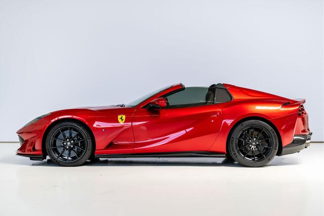 Ferrari 812 GTS 6.5 V12 Atelier Rosso Magma Carbon Int + Ext