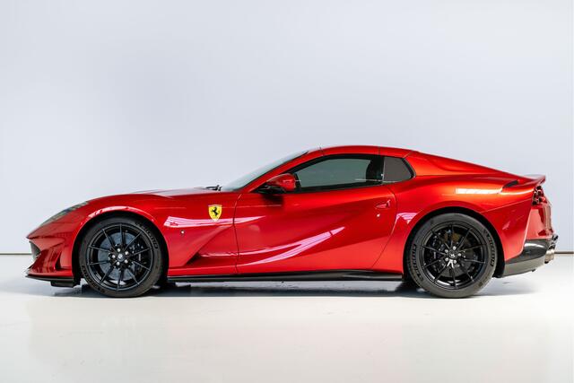 Ferrari 812 GTS 6.5 V12 Atelier Rosso Magma Carbon Int + Ext