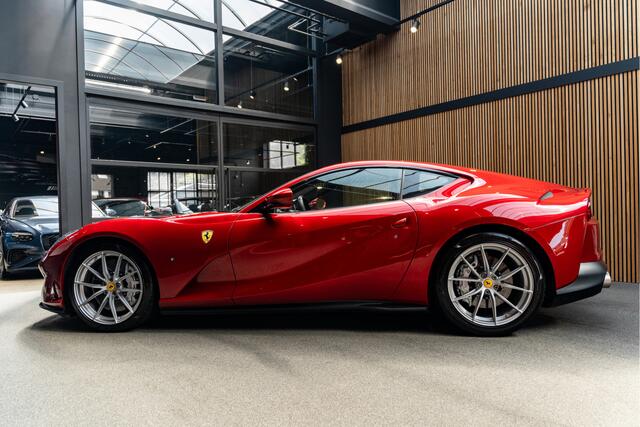 Ferrari 812 Superfast TDF Wheel Carbon JBL Passenger Display 6.5 V12 Superfast HELE Special Equipment