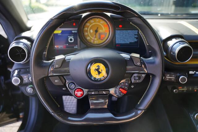 Ferrari 812 6.5 V12 Superfast HELE / Carbon / Lift / Passenger Display / Leder Nero