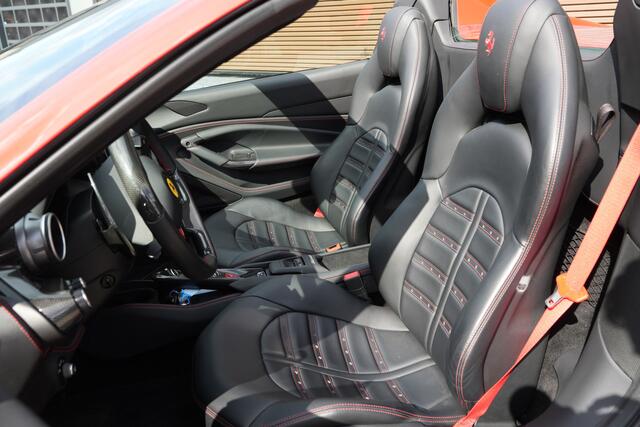Ferrari F8 Spider 3.9 V8 HELE | Carbon | Lift | Passenger Display | Orig. NL |