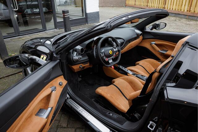 Ferrari F8 Spider 3.9 V8 [Nero Daytona Special Metallic] Carbon Racing Seats - Cuoio Alcantara - Lift - Passenger Display