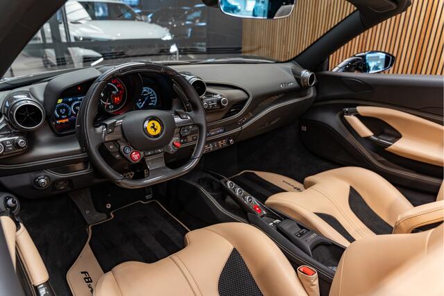 Ferrari F8 Spider 3.9 V8 Lift Carbon Seats Novitec Akrapovic Carbon Interior