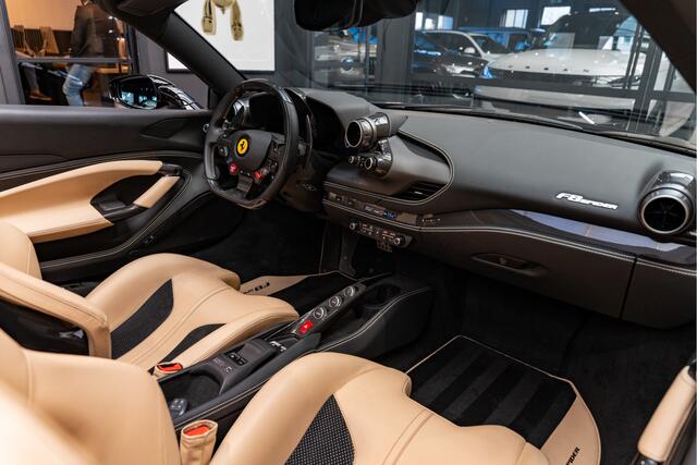 Ferrari F8 Spider 3.9 V8 Lift Carbon Seats Novitec Akrapovic Carbon Interior