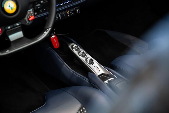 Ferrari F8 Spider ~Ferrari Munsterhuis~