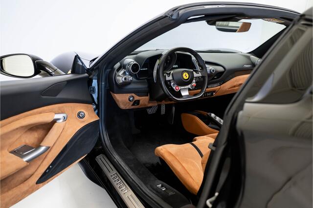 Ferrari F8 Spider 3.9 V8 HELE, Carbon Seats, Lift