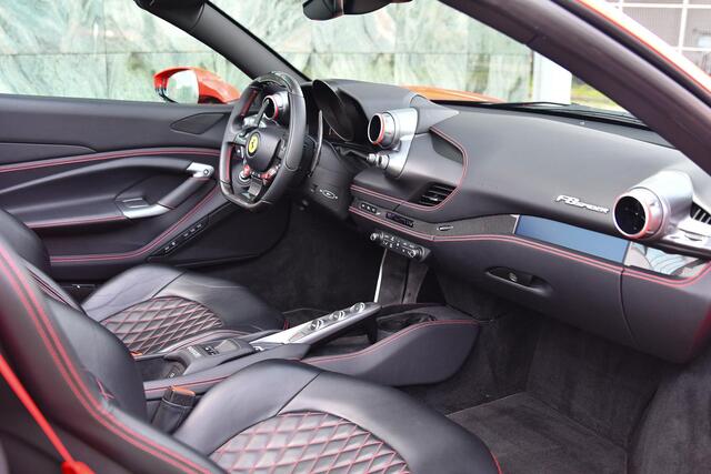 Ferrari F8 Spider 3.9 V8 HELE Rosso Scuderia |Lift|Passengerdisplay|