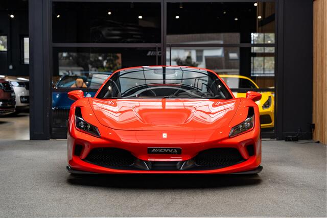 Ferrari F8 Spider Lift Matte Carbon Rosso Scuderia Tricolore Carbon Seat 3.9 V8 HELE