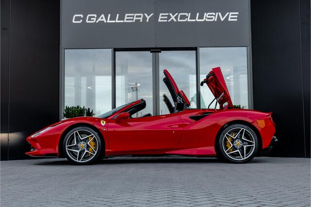 Ferrari F8 Spider 3.9 V8 HELE - Passenger Display | Lift | Carbon