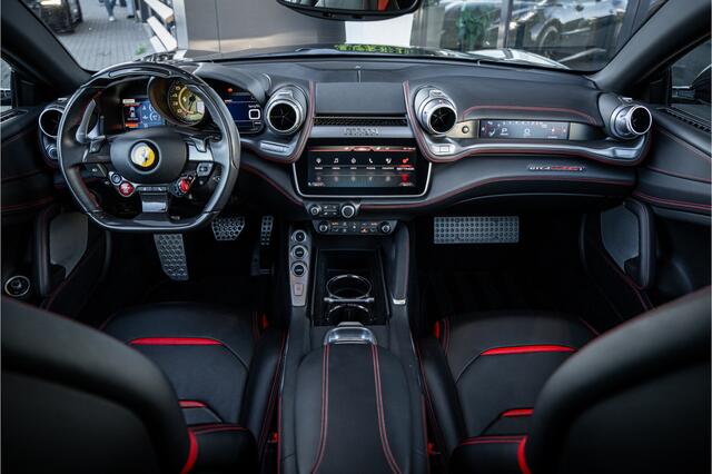 Ferrari GTC4 T 3.9 V8 - Nero Daytona | Passenger Display | Lift | Stoelkoeling | Memory