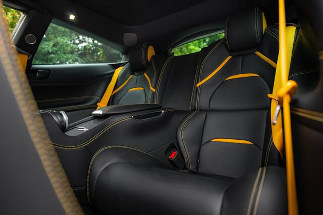 Ferrari GTC4 6.3 V12 690pk | Atelier | Passenger Display | Lift | Dealer Onderhouden.