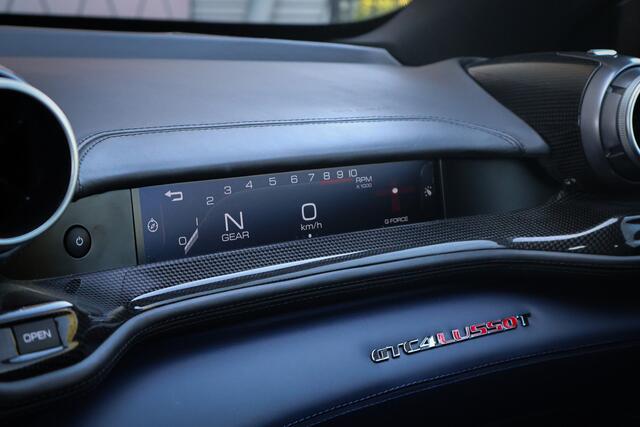 Ferrari GTC4 T 3.9 V8 | DEALER ONDERHOUDEN | APPLE CARPLAY | CARBON INTERIEUR | LIFT | CAMERA | PASSENGER DISPLAY |