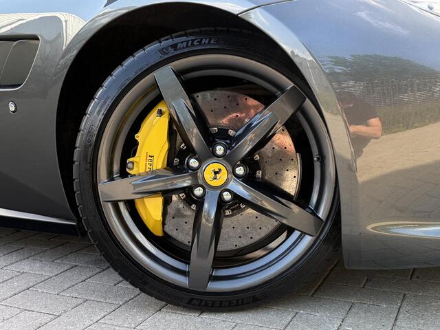 Ferrari GTC4 T 3.9 V8 LIFT|PANO|P.DISPLAY|CARBON