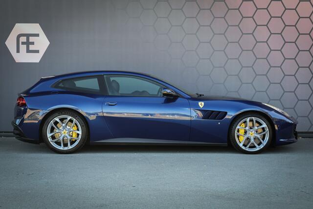 Ferrari GTC4 Lusso T 3.9 V8 | DEALER ONDERHOUDEN | APPLE CARPLAY | CARBON EXTERIEUR/INTERIEUR | LIFT | CAMERA | PASSENGER DISPLAY |