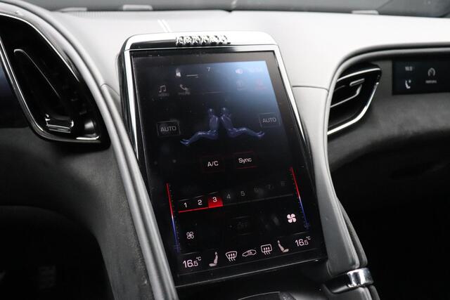 Ferrari Roma 3.9 V8 HELE | NL AUTO! | 620 PK | KERAMISCH | LEDER | STOELVERW. | MEMORY | 360° CAMERA | JBL AUDIO | CRUISE | NAVI |