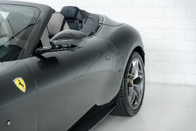 Ferrari Roma Spider l Canna di Fucile Historical Colour l Scuderia Shields l Carbon