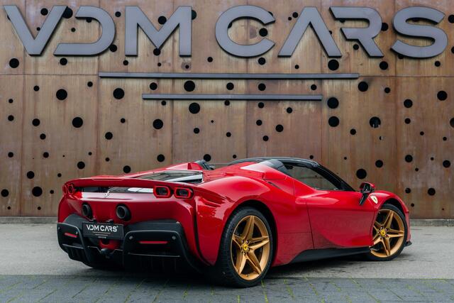 Ferrari SF90 Spider 4.0 V8 | 1e Eigenaar | Two-Tone | Lift | Carplay | AFS | Camera | HiFi | Carbon | Extracampionario |