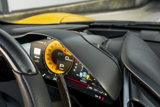 Ferrari SF90 Spider - Giallo Montecarlo - Carbon - VAT