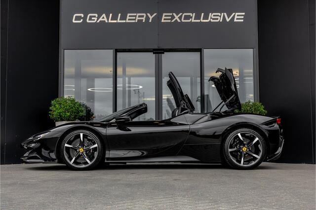 Ferrari SF90 Spider 4.0 V8 - Nieuwe Auto | Origineel NL | Lift | Full Carbon | Nero Daytona