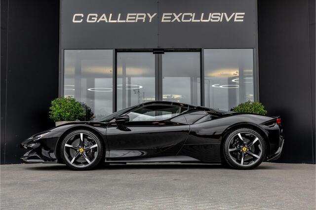 Ferrari SF90 Spider 4.0 V8 - Nieuwe Auto | Origineel NL | Lift | Full Carbon | Nero Daytona