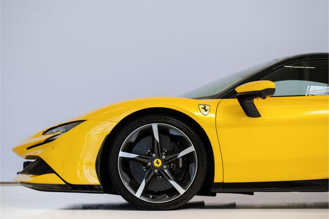Ferrari SF90 Spider 4.0 V8 Assetto Fiorano, Giallo Triplo Strato, Full Carbon, JBL