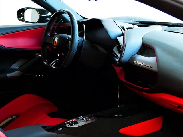 Ferrari SF90 Stradale 4.0 V8 1000 PK PHEV CARBON SEATS/STUUR LIFT CARPLAY AFS CAMERA