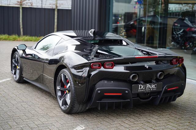 Ferrari SF90 Stradale 4.0 V8 / Carbon Interieur + Exterieur / Lifting