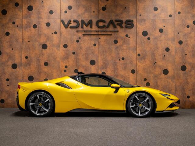 Ferrari SF90 Stradale 4.0 V8 | Lift | Carbon | Racing Seats | Giallo Triplo Strato |