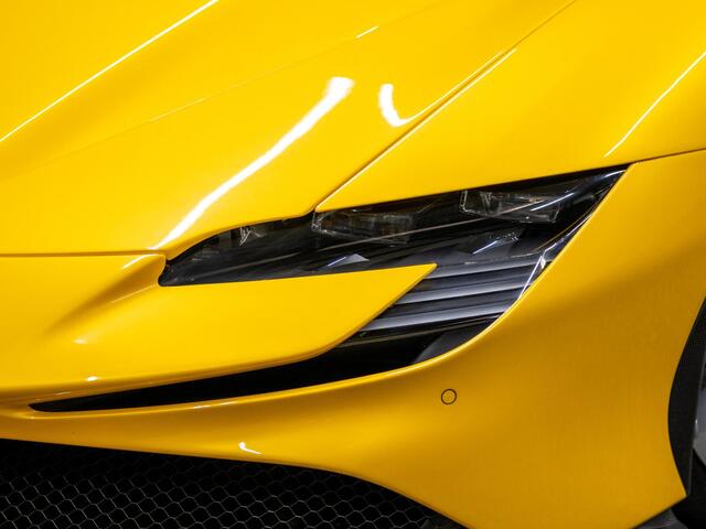 Ferrari SF90 Stradale 4.0 V8 | Lift | Carbon | Racing Seats | Giallo Triplo Strato |