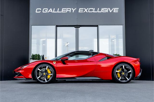 Ferrari SF90 Stradale 4.0 V8 - Origineel NL | Rosso Formula 1 | Lift | Carbon