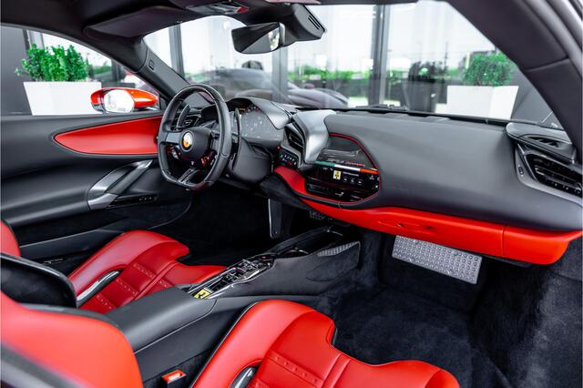 Ferrari SF90 Stradale 4.0 V8 - Origineel NL | Rosso Formula 1 | Lift | Carbon