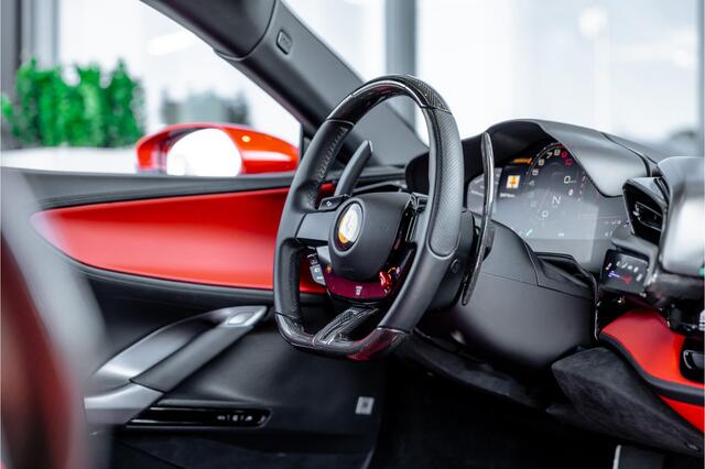 Ferrari SF90 Stradale 4.0 V8 - Origineel NL | Rosso Formula 1 | Lift | Carbon